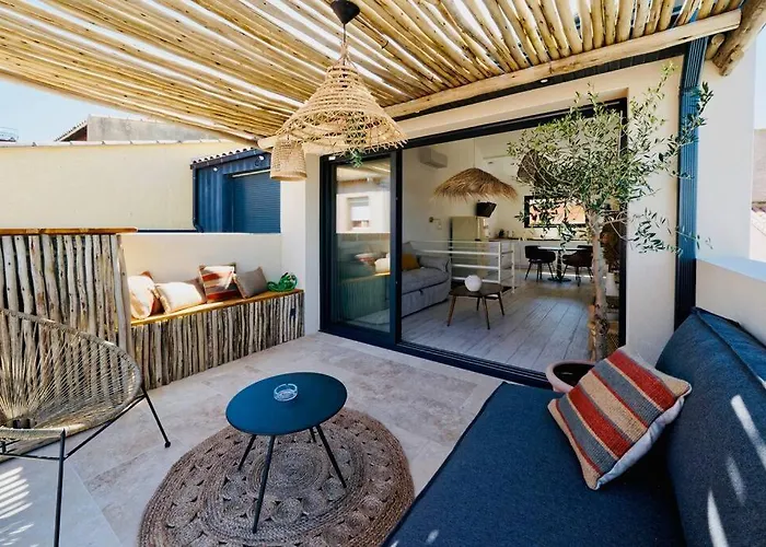Maison Boheme Au Bord De L'Eau