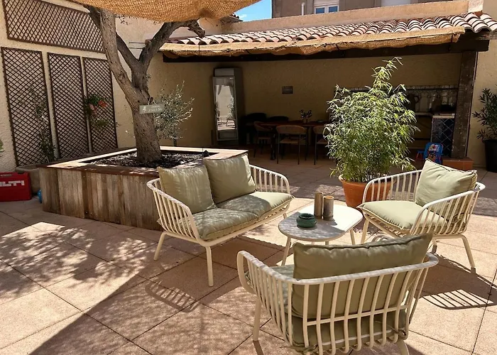Maison De Charme Avec Patio Et Garage Prive Sete Centre