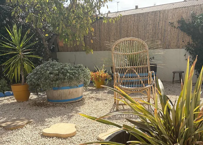 L'Estanque, Maison Pour Familles Et Tribus, Face A L'Etang De Thau