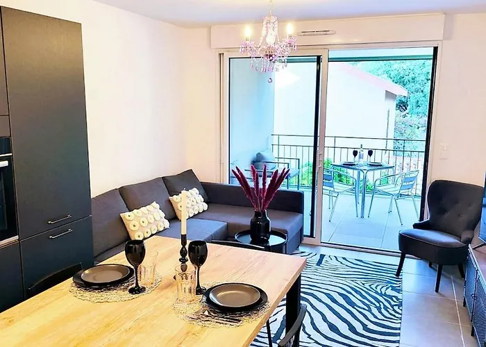 Le Revest Terrasse Vue Mer Centre Climatisation Parking