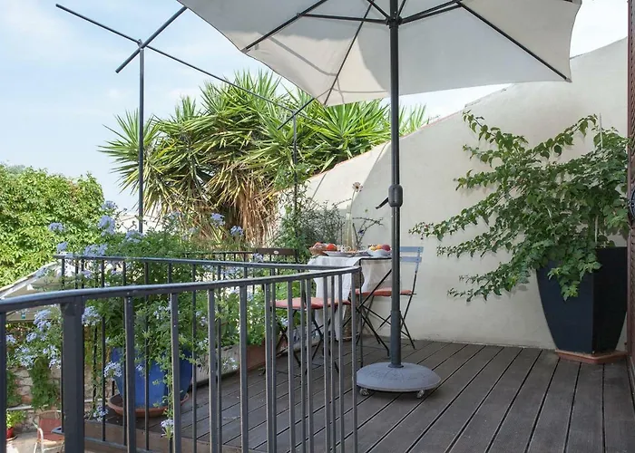 Sete Maison De Ville Avec Jardin Clos